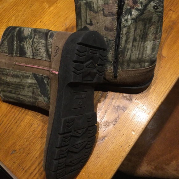 Boots - Picture 2 of 3